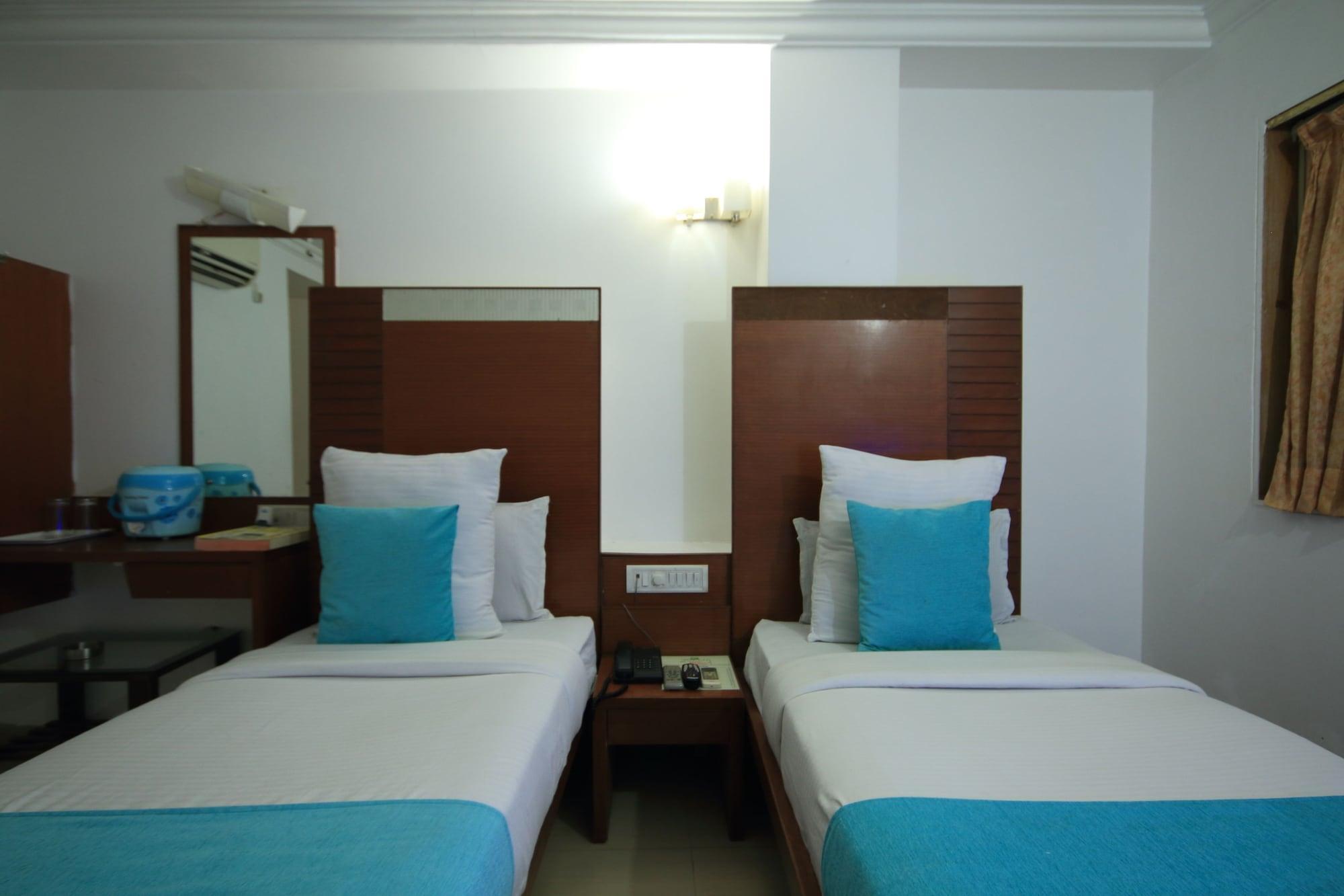 Fabhotel Kadamb Inn Ahmedabad Exterior foto
