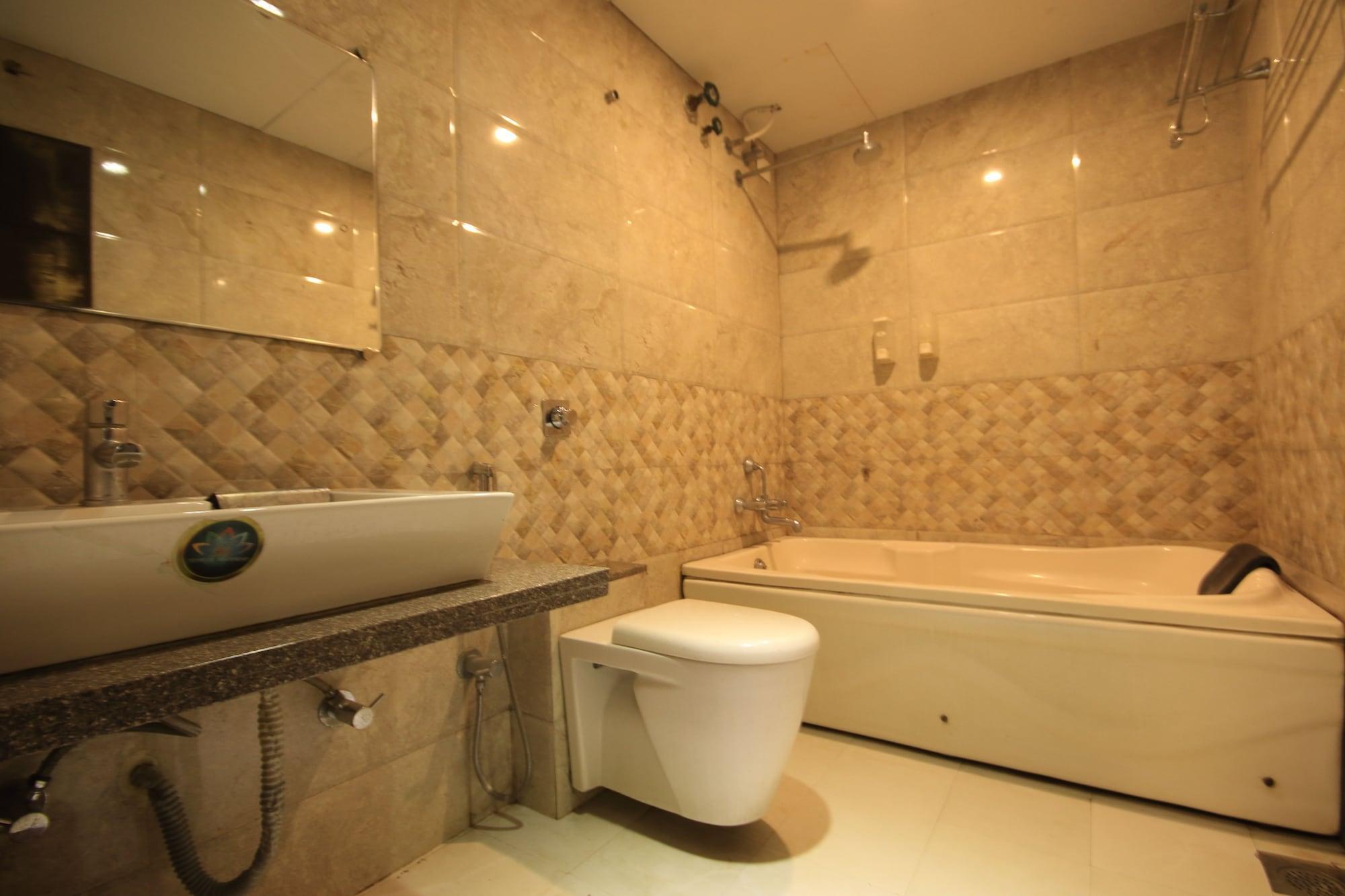 Fabhotel Kadamb Inn Ahmedabad Exterior foto