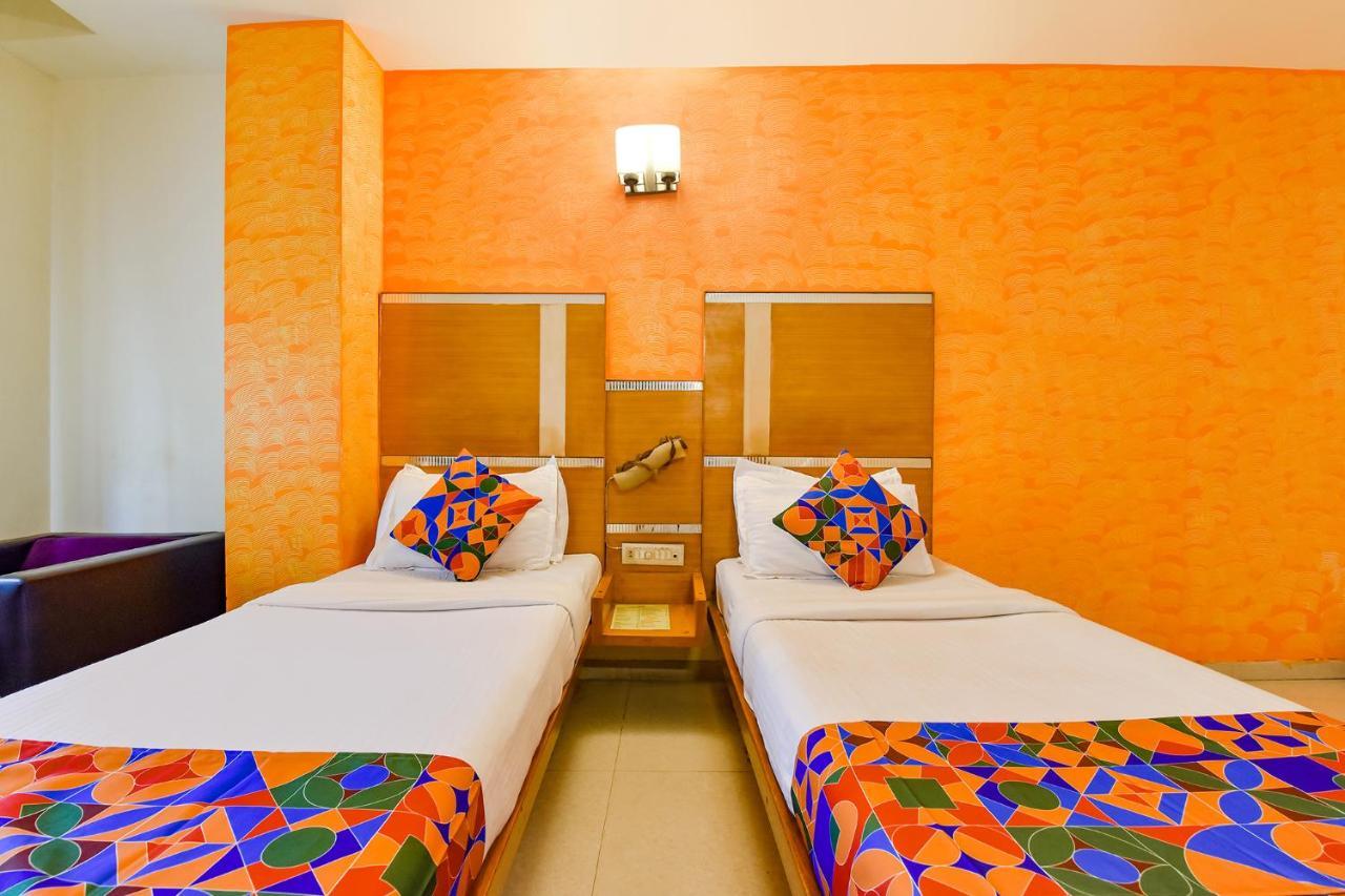 Fabhotel Kadamb Inn Ahmedabad Exterior foto
