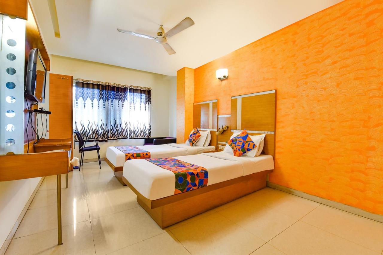Fabhotel Kadamb Inn Ahmedabad Exterior foto
